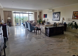 Beverly Hill (D10), Condominium #577099551